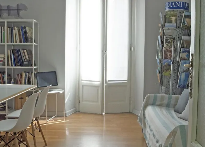 Liberty Two-Room Apartment In Porta Venezia